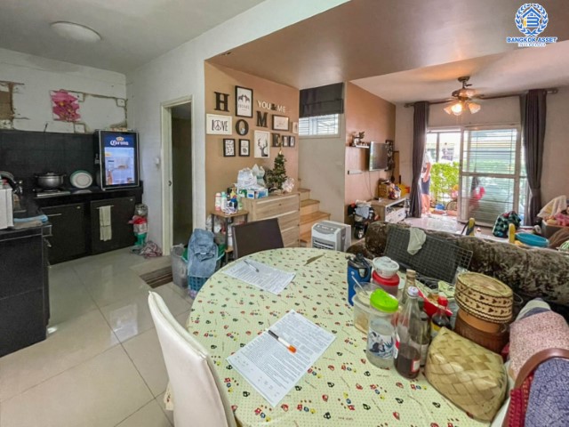 ทาวน์โฮมมือสองย่านนนทบุรี ม.พฤกษาวิลล์70 พระราม5-สิรินธร เนื้อที่ 19.80 ตร.ว.  ฟังก์ชัน 3 ห้องนอน 2 ห้องน้ำ บ้านสวยพร้อมเข้าอยู่ ใกล้สิ่งอำนวยความสะดวก บนทำเลที่ดี เชื่อมต่อถนน ราชพฤกษ์, นครอินทร์ ใกล้รถไฟฟ้าและทางด่วน  ราคาสุดคุ้มจองเลย!